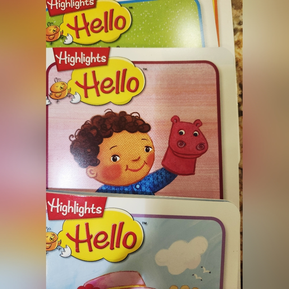 Hello Kids Magazine Set - Picture 4 of 7